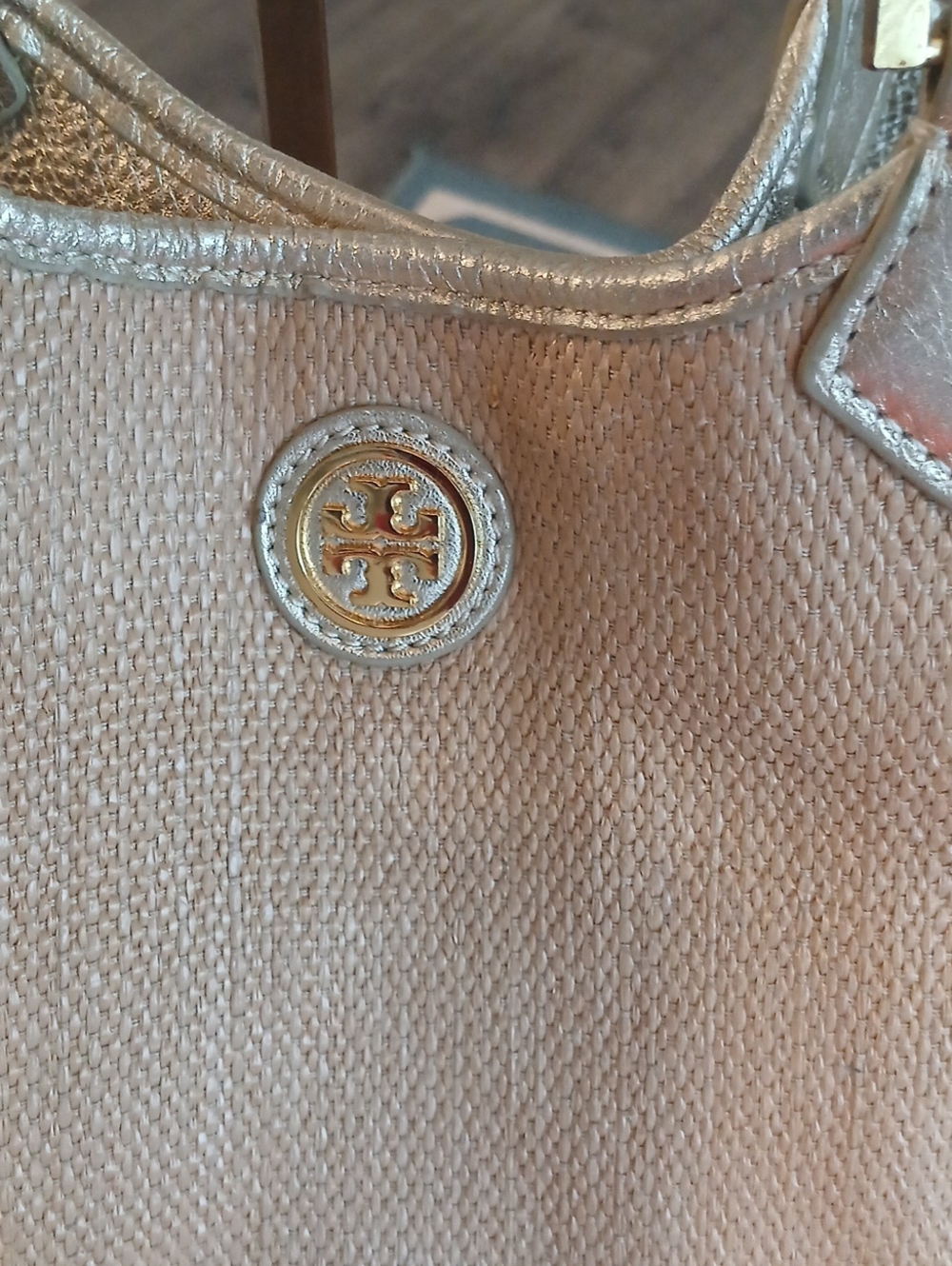 Tory Burch Metallic Beige Tote with Gold Hardware and Matching Wallet - Picture 6 of 17